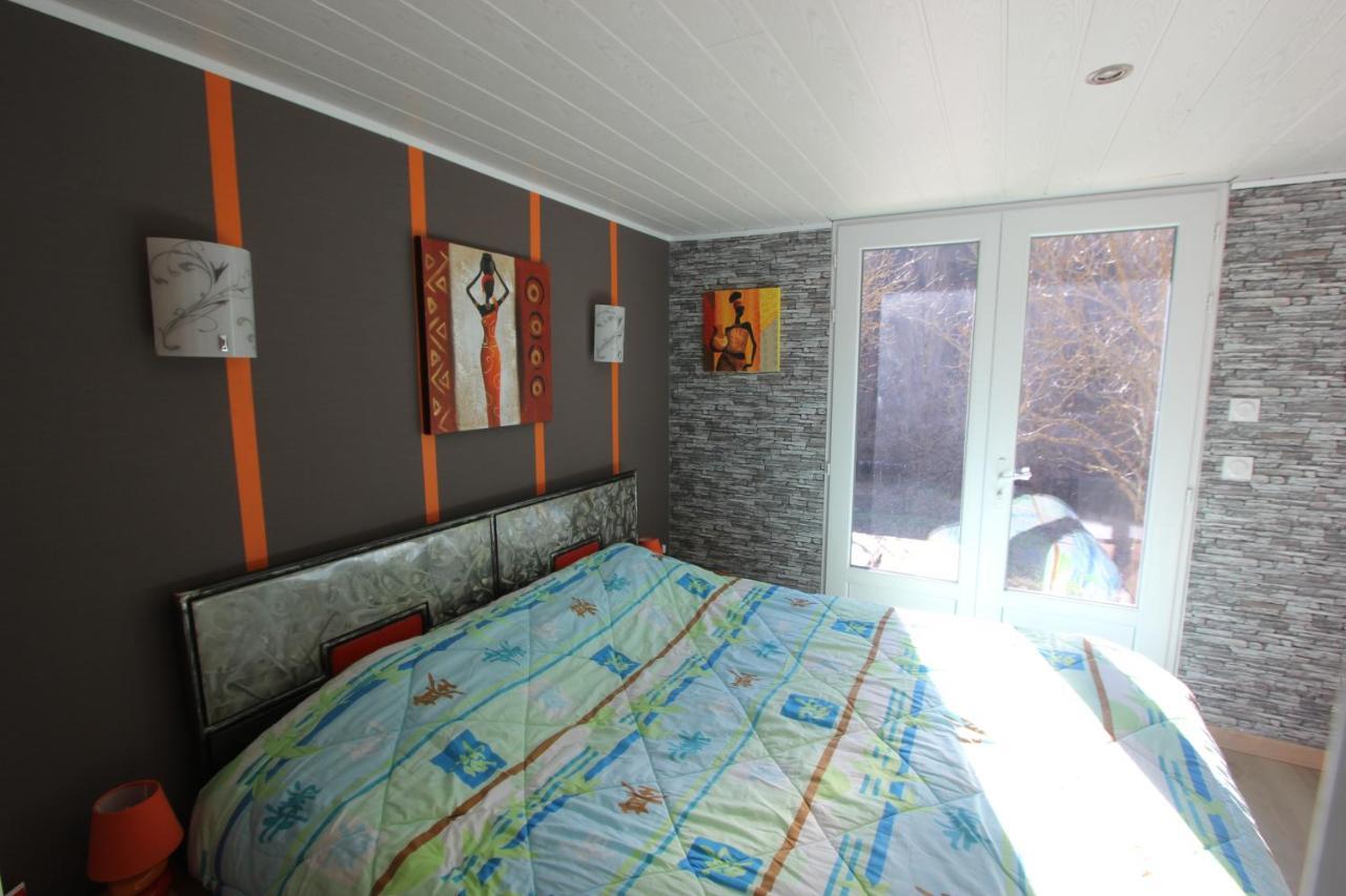 Vakantiehuis Maison Au Bord De L'eau Avec Jacuzzi